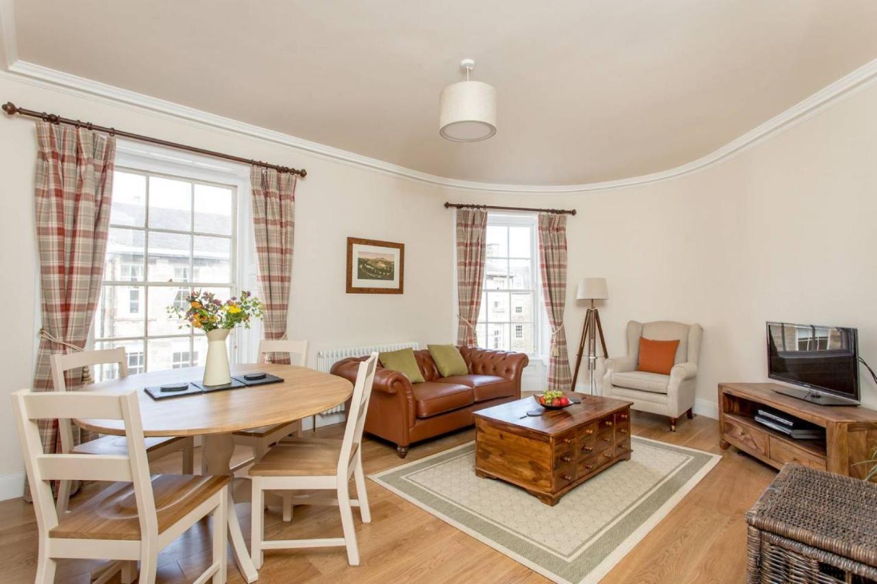 Joivy Stylish Apt In Trendy New Town Location Edinburgh Exterior photo