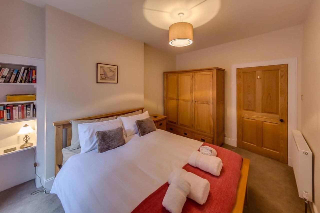 Joivy Stylish Apt In Trendy New Town Location Edinburgh Exterior photo