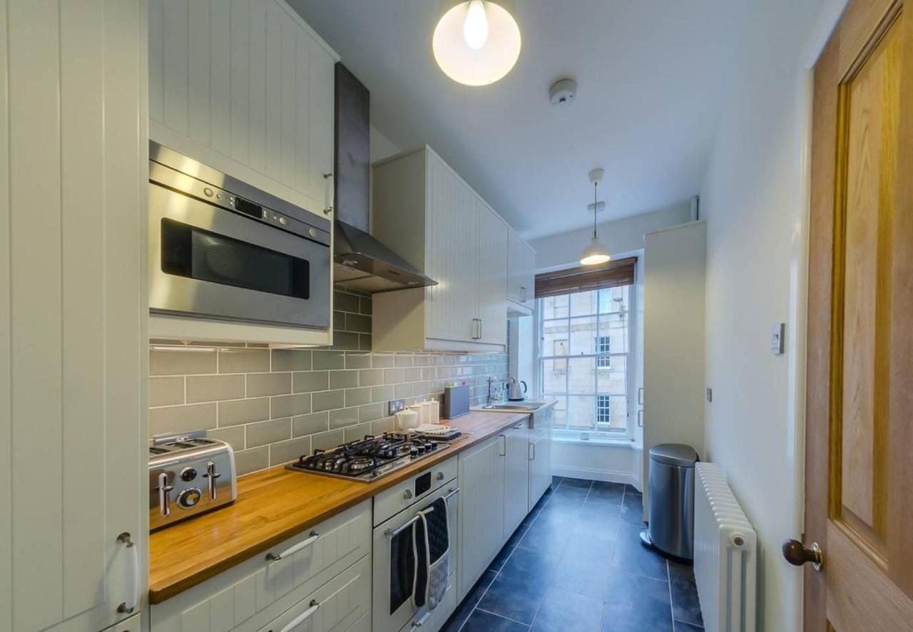 Joivy Stylish Apt In Trendy New Town Location Edinburgh Exterior photo