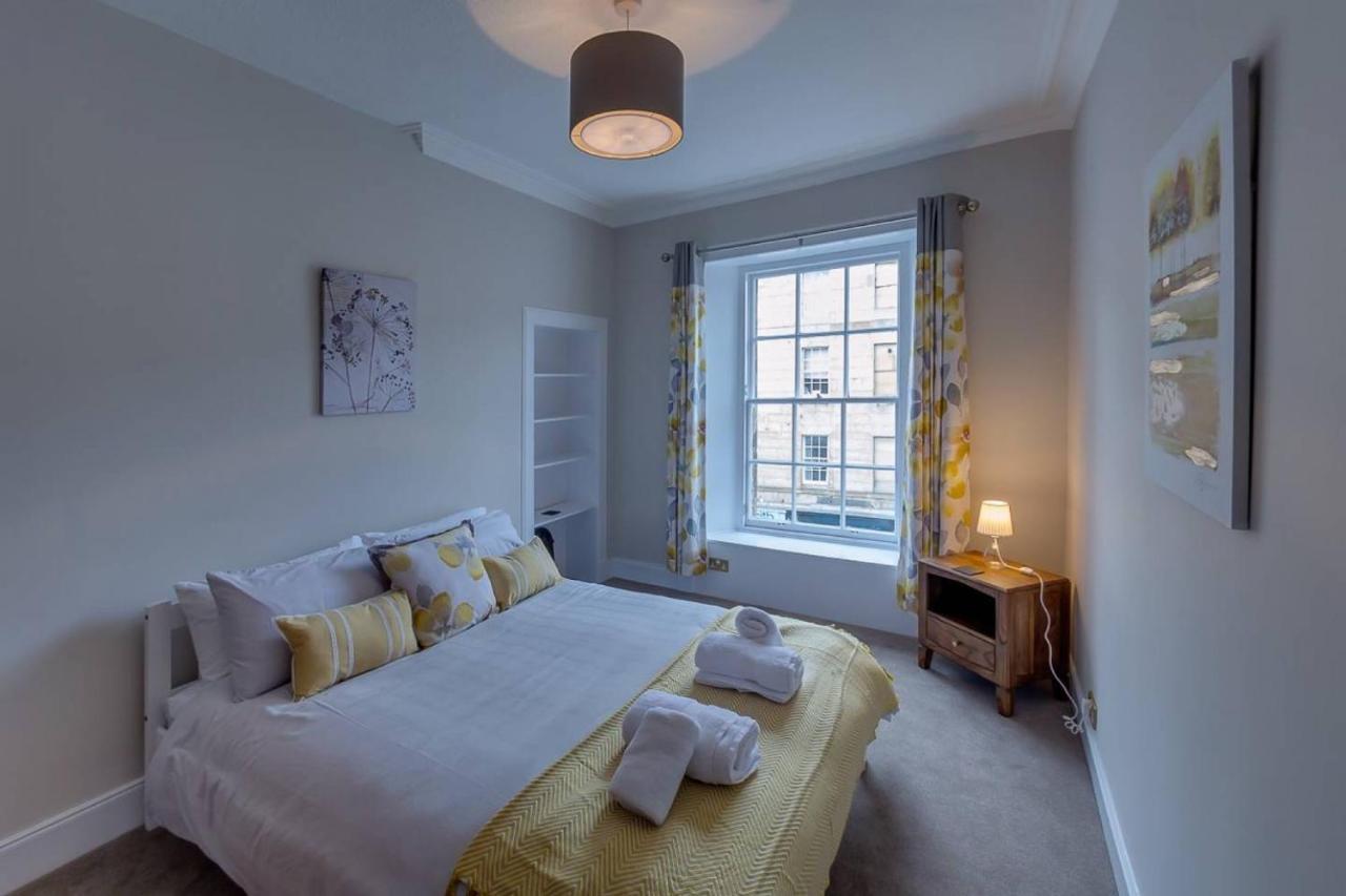 Joivy Stylish Apt In Trendy New Town Location Edinburgh Exterior photo