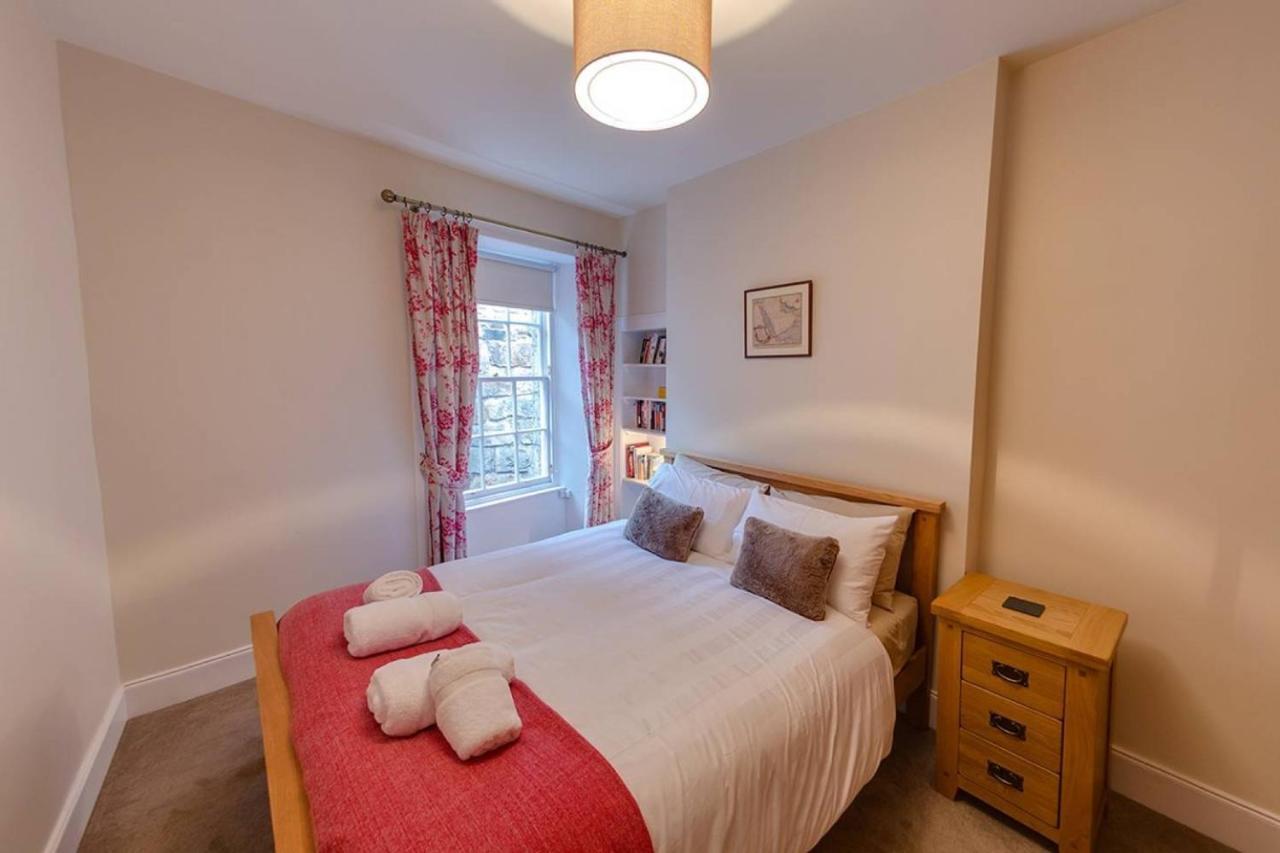 Joivy Stylish Apt In Trendy New Town Location Edinburgh Exterior photo